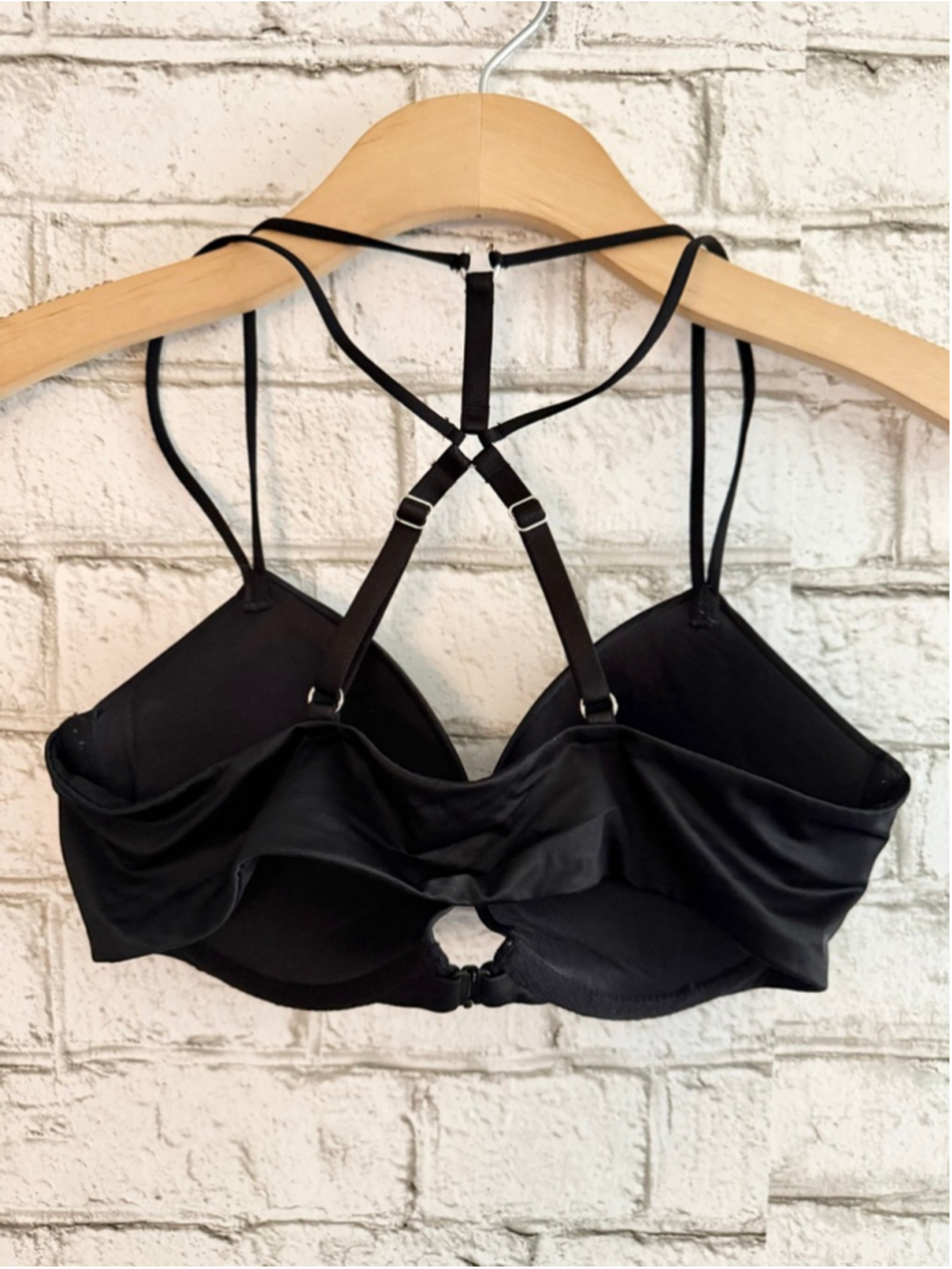 VIctoria’s Secret Very Sexy Push Up Strappy Back Front Closure Black Size 34C